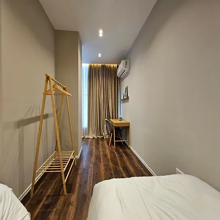 Rock'n'roll Apartment *